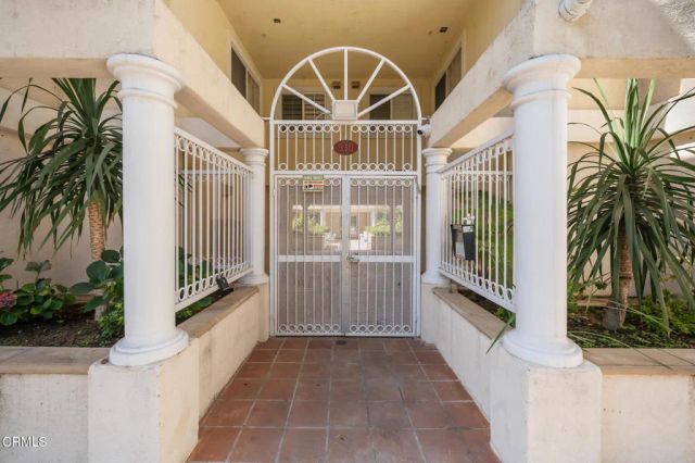530 W Stocker 206, Glendale, CA 91202