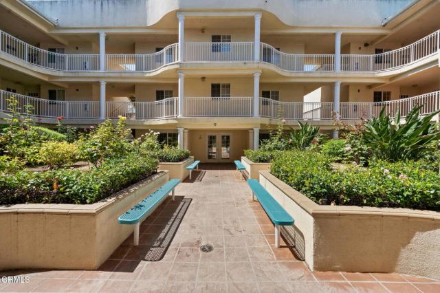 530 W Stocker 206, Glendale, CA 91202