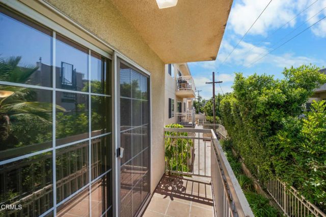 530 W Stocker 206, Glendale, CA 91202