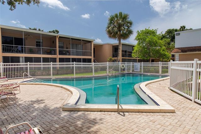 4718 JOSEPH COURT 220, Tampa, FL 33614