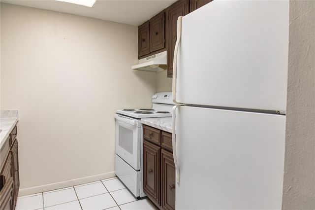 4718 JOSEPH COURT 220, Tampa, FL 33614