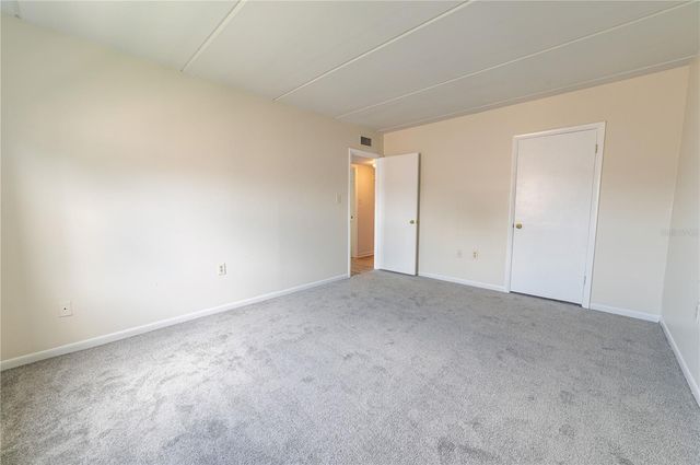 4718 JOSEPH COURT 220, Tampa, FL 33614