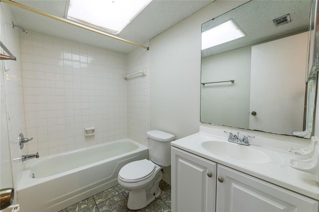 4718 JOSEPH COURT 220, Tampa, FL 33614