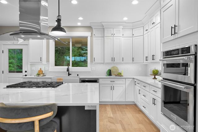 921 Whitewater Drive, Bellingham, WA 98229