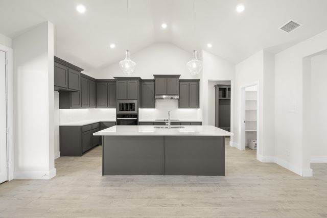 2361 Oak Knoll Drive, Palmer, TX 75152