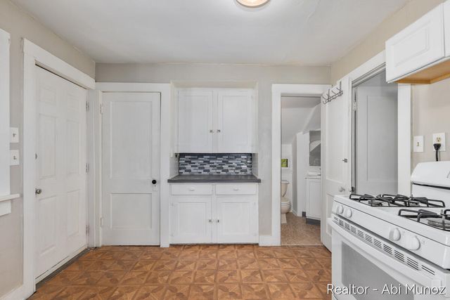 2029 Arnold Avenue, Wyoming, MI 49509