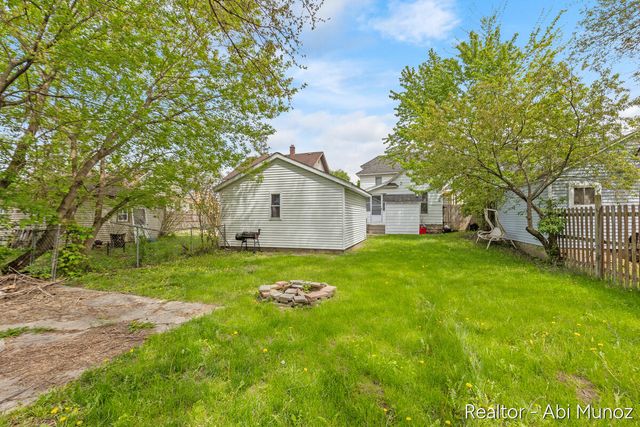 2029 Arnold Avenue, Wyoming, MI 49509