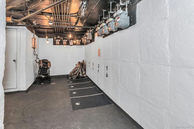 24-75 38th Street B8, Astoria, NY 11103