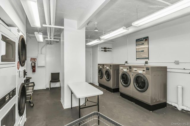 24-75 38th Street B8, Astoria, NY 11103