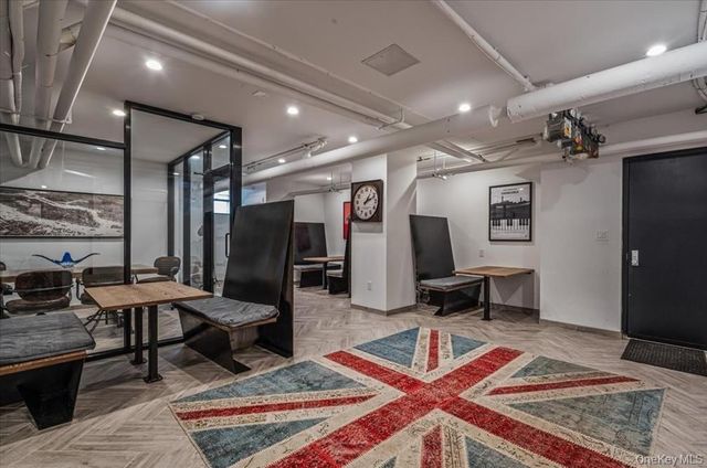 24-75 38th Street B8, Astoria, NY 11103