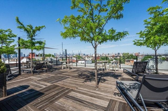 24-75 38th Street B8, Astoria, NY 11103
