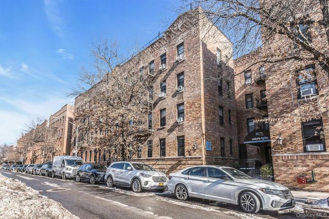 24-75 38th Street B8, Astoria, NY 11103