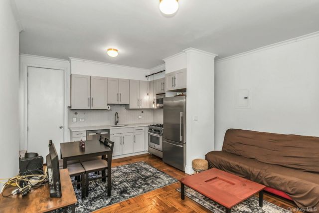 24-75 38th Street B8, Astoria, NY 11103
