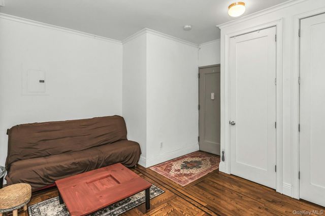 24-75 38th Street B8, Astoria, NY 11103