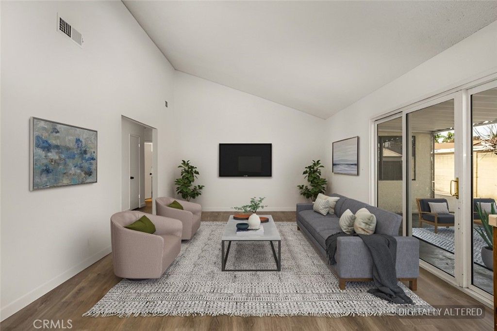 Image 4 of property listing at 7125 Cole, Downey, CA 90242