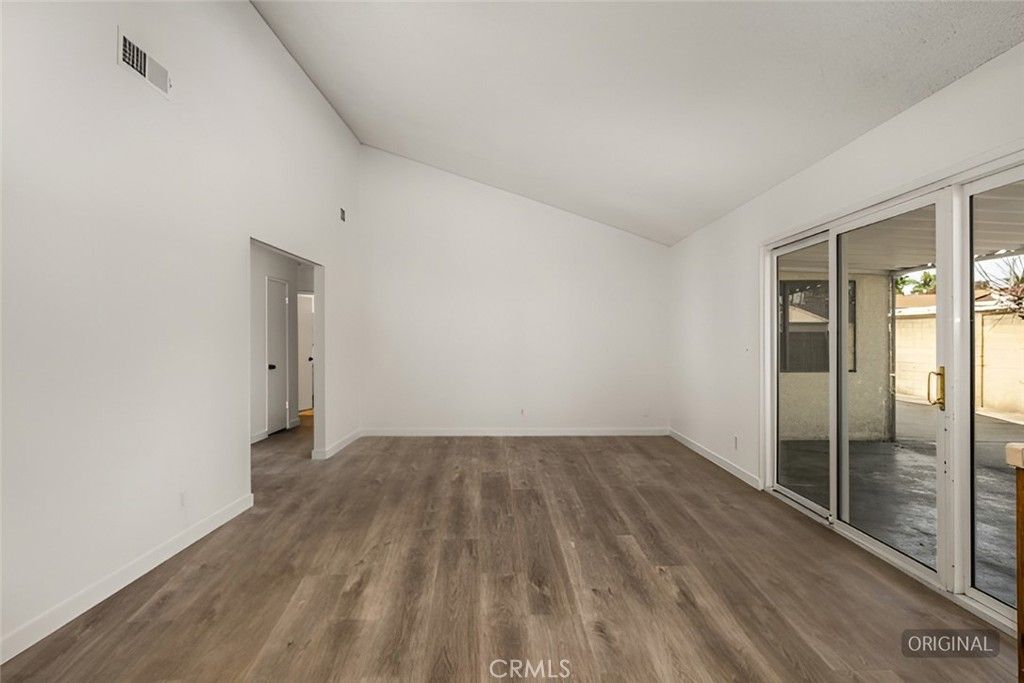 Image 5 of property listing at 7125 Cole, Downey, CA 90242