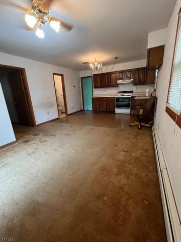 21 Greenwood Ave, Hopatcong Boro, NJ 07874