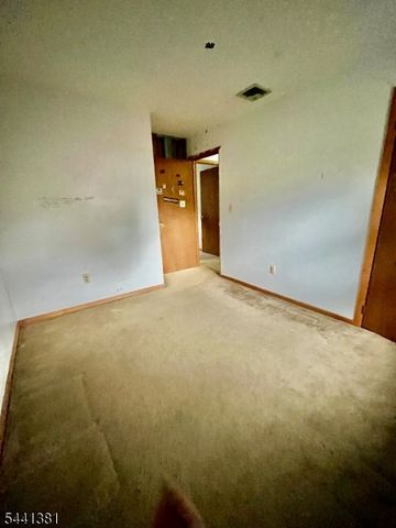 21 Greenwood Ave, Hopatcong Boro, NJ 07874