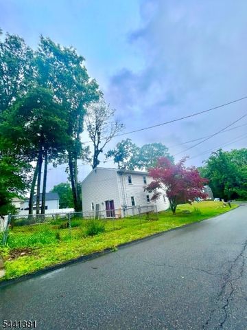 21 Greenwood Ave, Hopatcong Boro, NJ 07874