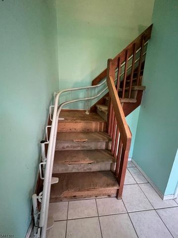 21 Greenwood Ave, Hopatcong Boro, NJ 07874