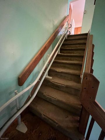 21 Greenwood Ave, Hopatcong Boro, NJ 07874
