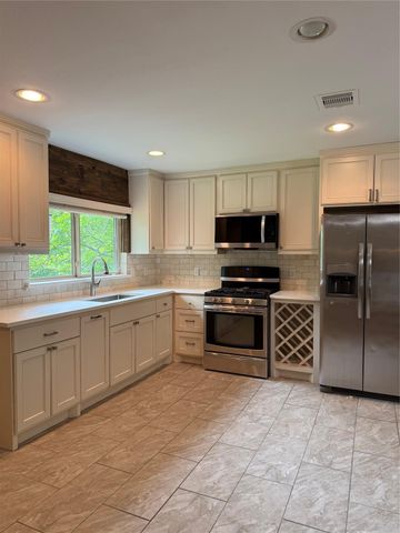 3918 Cedar Forest Drive, Kingwood, TX 77339