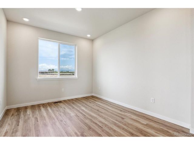 14482 Heritage Dr, Mead, CO 80504