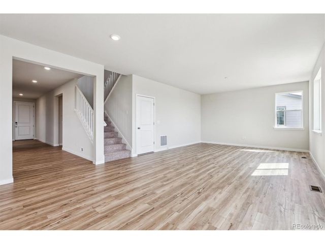 14482 Heritage Dr, Mead, CO 80504