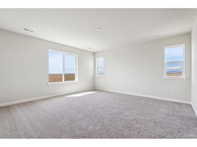 14482 Heritage Dr, Mead, CO 80504