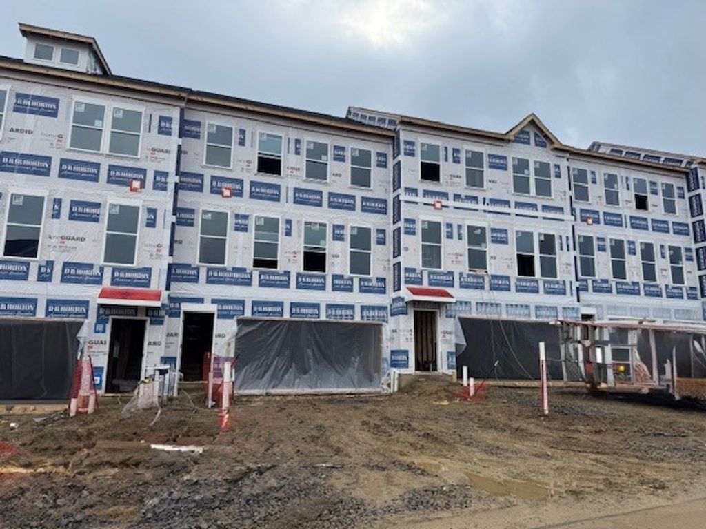 762 Olivia Street, Collier Twp, PA 15205