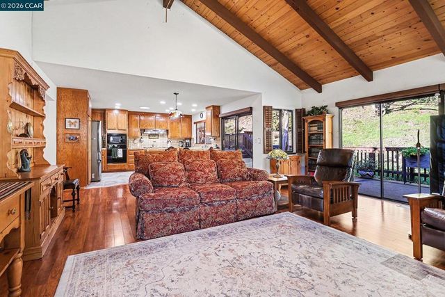 165 Travalini Ct., El Sobrante, CA 94803