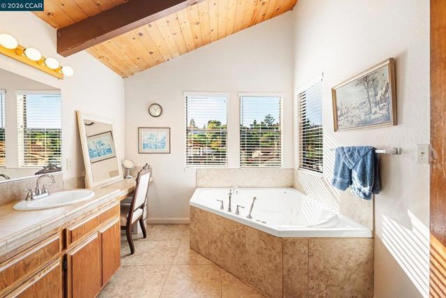 165 Travalini Ct., El Sobrante, CA 94803