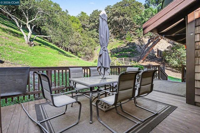165 Travalini Ct., El Sobrante, CA 94803