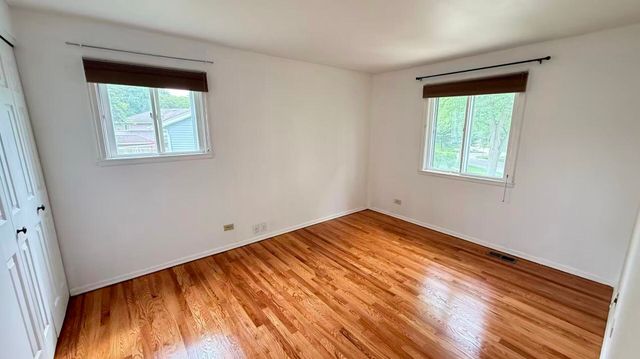 1916 Capital Court, Schaumburg, IL 60193