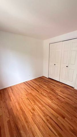 1916 Capital Court, Schaumburg, IL 60193