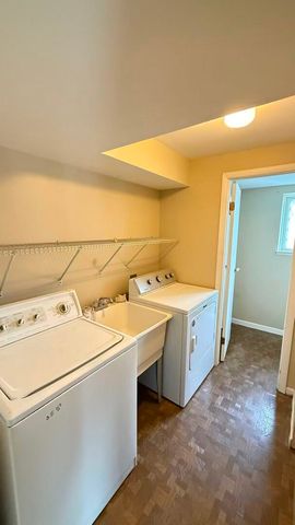 1916 Capital Court, Schaumburg, IL 60193