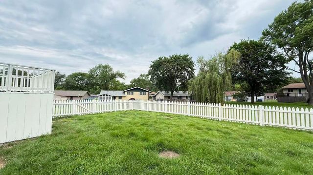 1916 Capital Court, Schaumburg, IL 60193