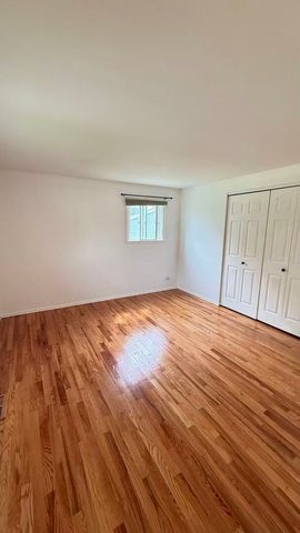 1916 Capital Court, Schaumburg, IL 60193