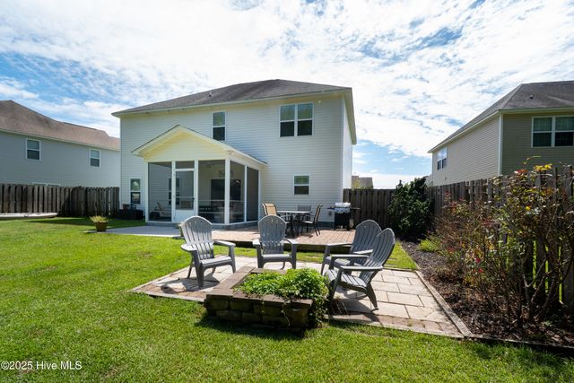 104 Long Pond Drive, Sneads Ferry, NC 28460