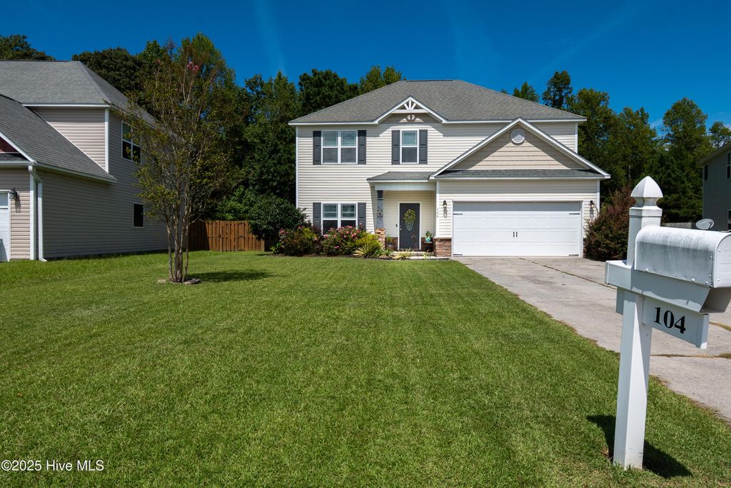 104 Long Pond Drive, Sneads Ferry, NC 28460