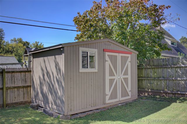 1916 E 35th Street, Tulsa, OK 74105