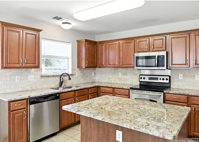 2024 North Ranch Estates Boulevard, New Braunfels, TX 78130