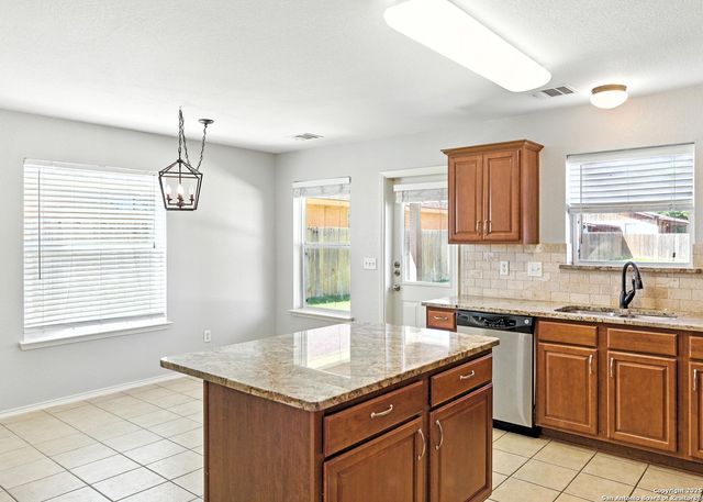 2024 North Ranch Estates Boulevard, New Braunfels, TX 78130