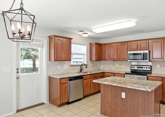 2024 North Ranch Estates Boulevard, New Braunfels, TX 78130