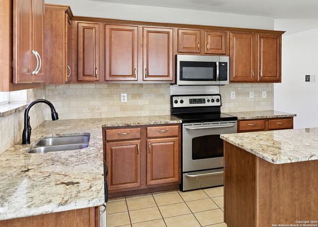 2024 North Ranch Estates Boulevard, New Braunfels, TX 78130