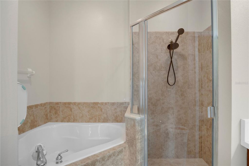 Image 19 of property listing at 463 HARBOR WINDS COURT, Winter Springs, FL 32708