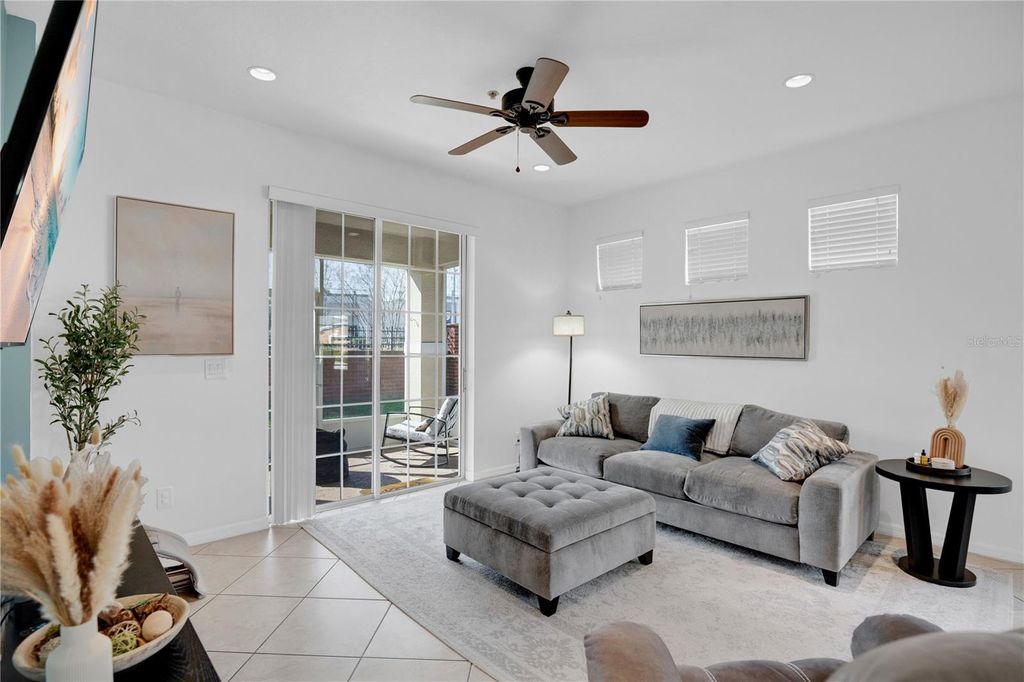 Image 7 of property listing at 463 HARBOR WINDS COURT, Winter Springs, FL 32708