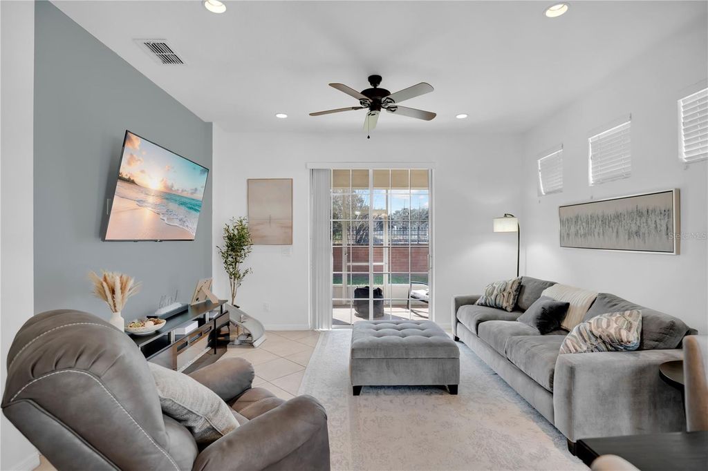 Image 9 of property listing at 463 HARBOR WINDS COURT, Winter Springs, FL 32708