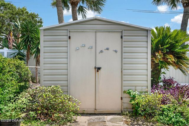 38 Dolphin Avenue, Ormond Beach, FL 32176