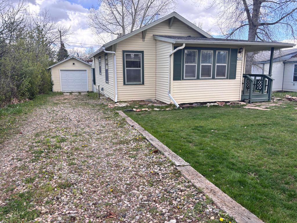969 N Carrington Avenue, Buffalo, WY 82834 photo 2